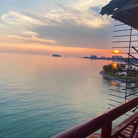 Shahmi Seaview Apartment - H4 Порт-Диксон Экстерьер фото